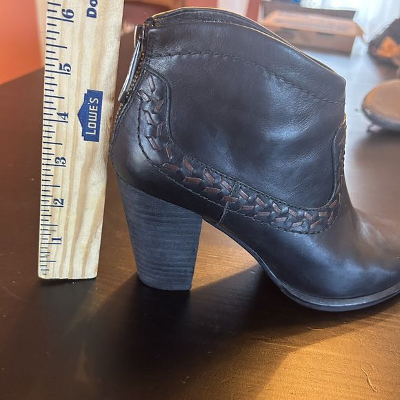 UGG black Charlotte ankle booties brown leather size 6 - Picture 10 of 11